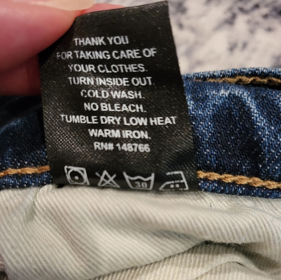 Oliver Logan Crosby Relaxed Taper Jeans for Women - Picture 8 of 8